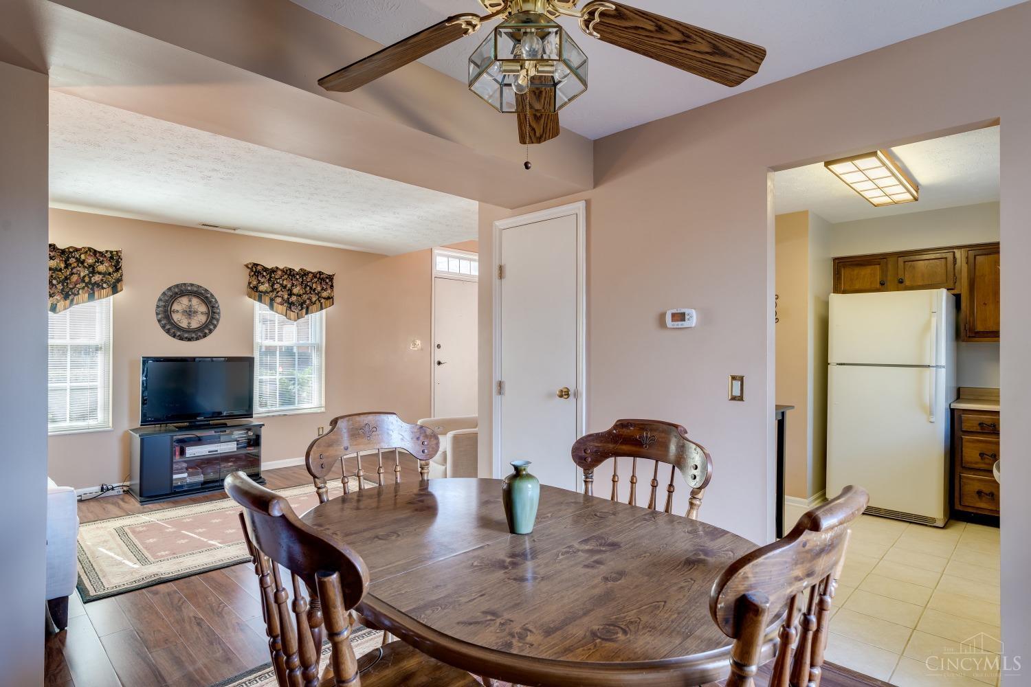 12 Woodsview Lane