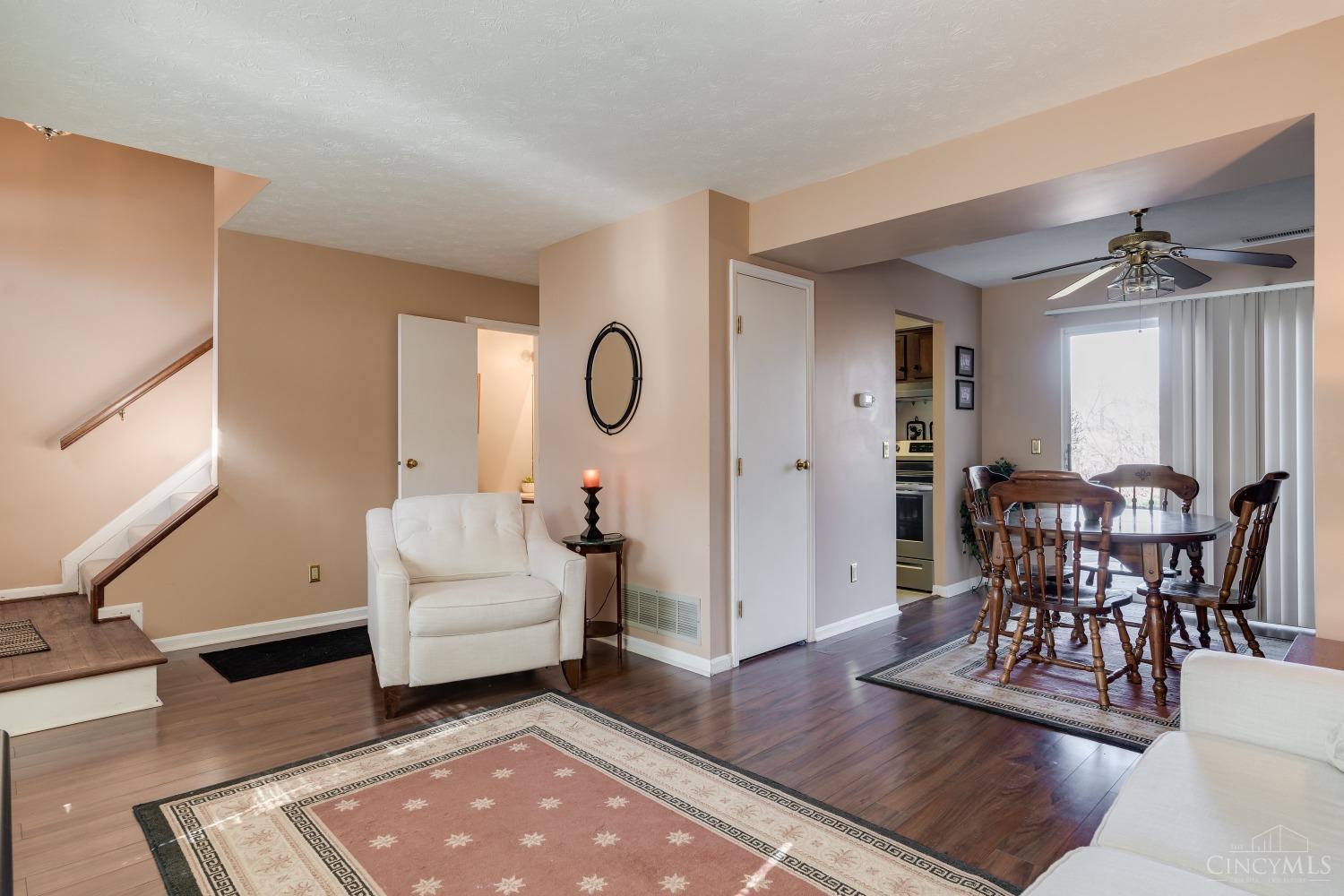 12 Woodsview Lane