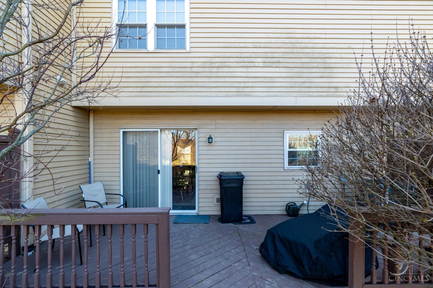 12 Woodsview Lane