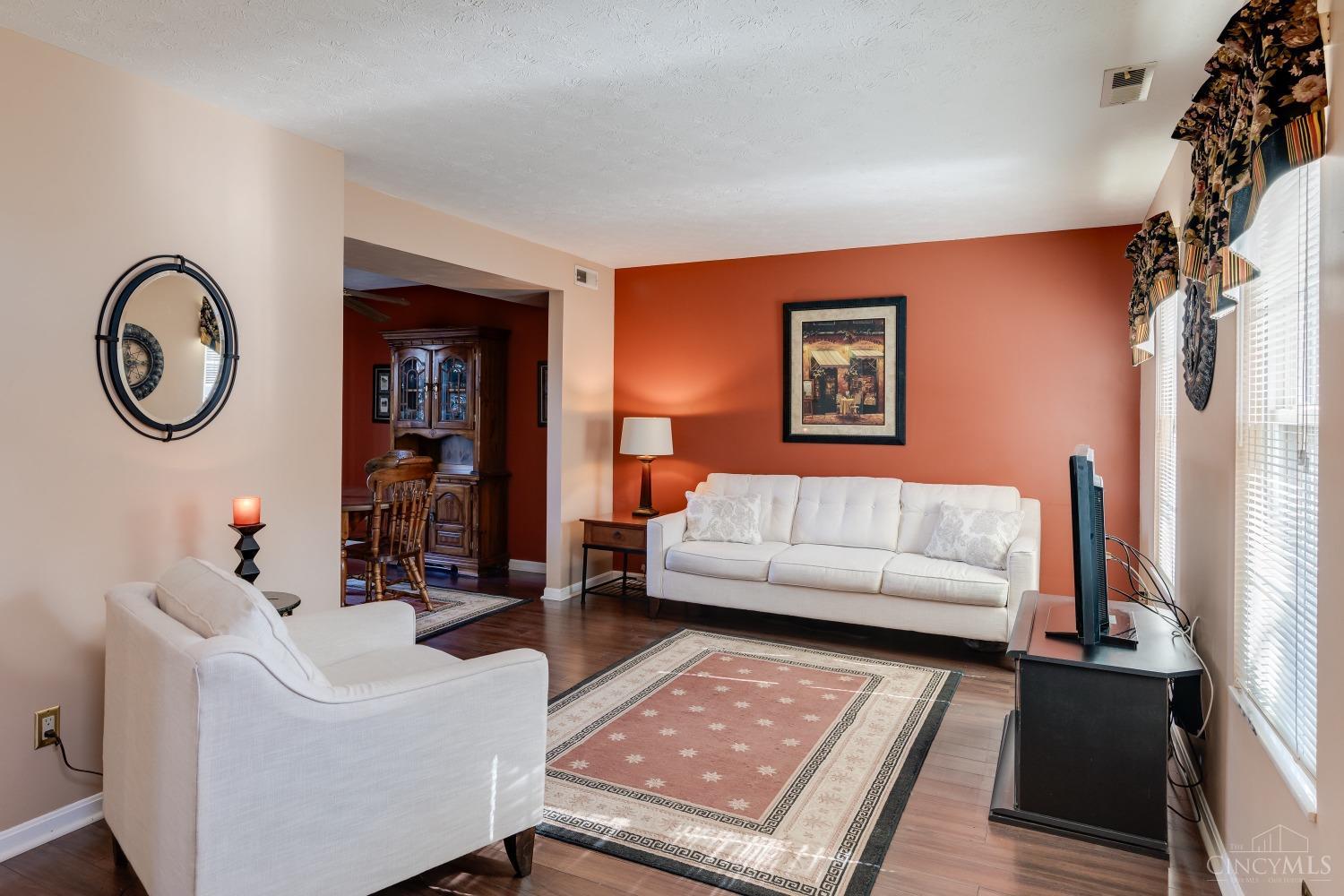 12 Woodsview Lane