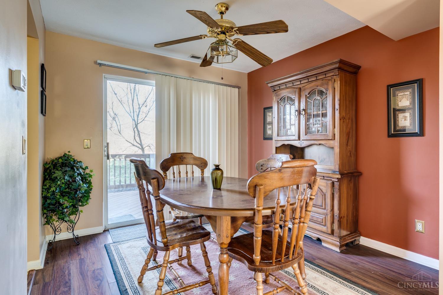 12 Woodsview Lane