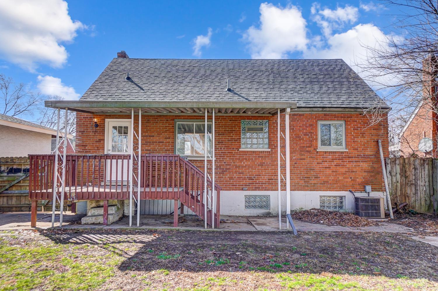 7110 Bluecrest Drive