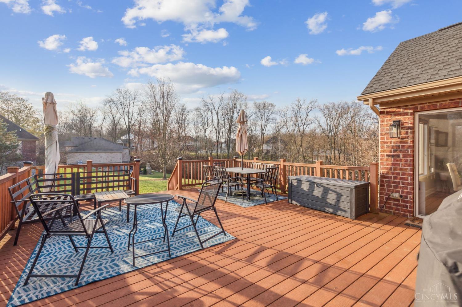 8371 Courtier Lane