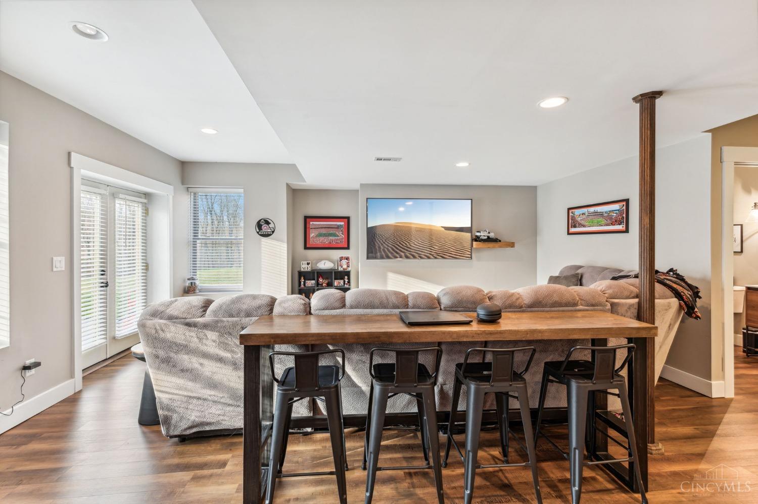 8371 Courtier Lane