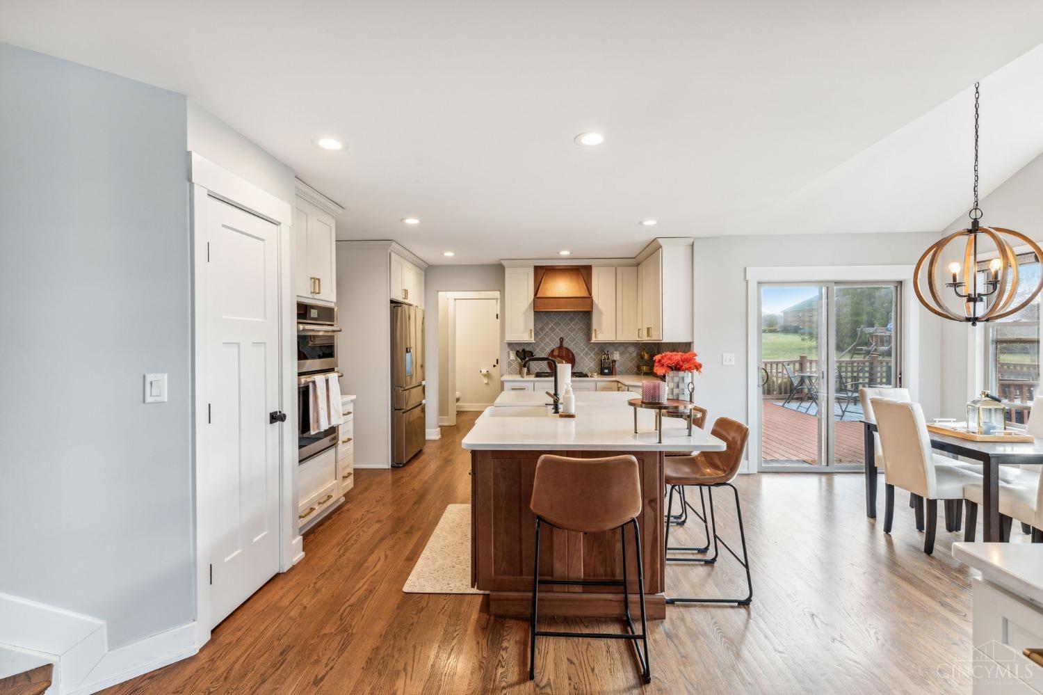 8371 Courtier Lane