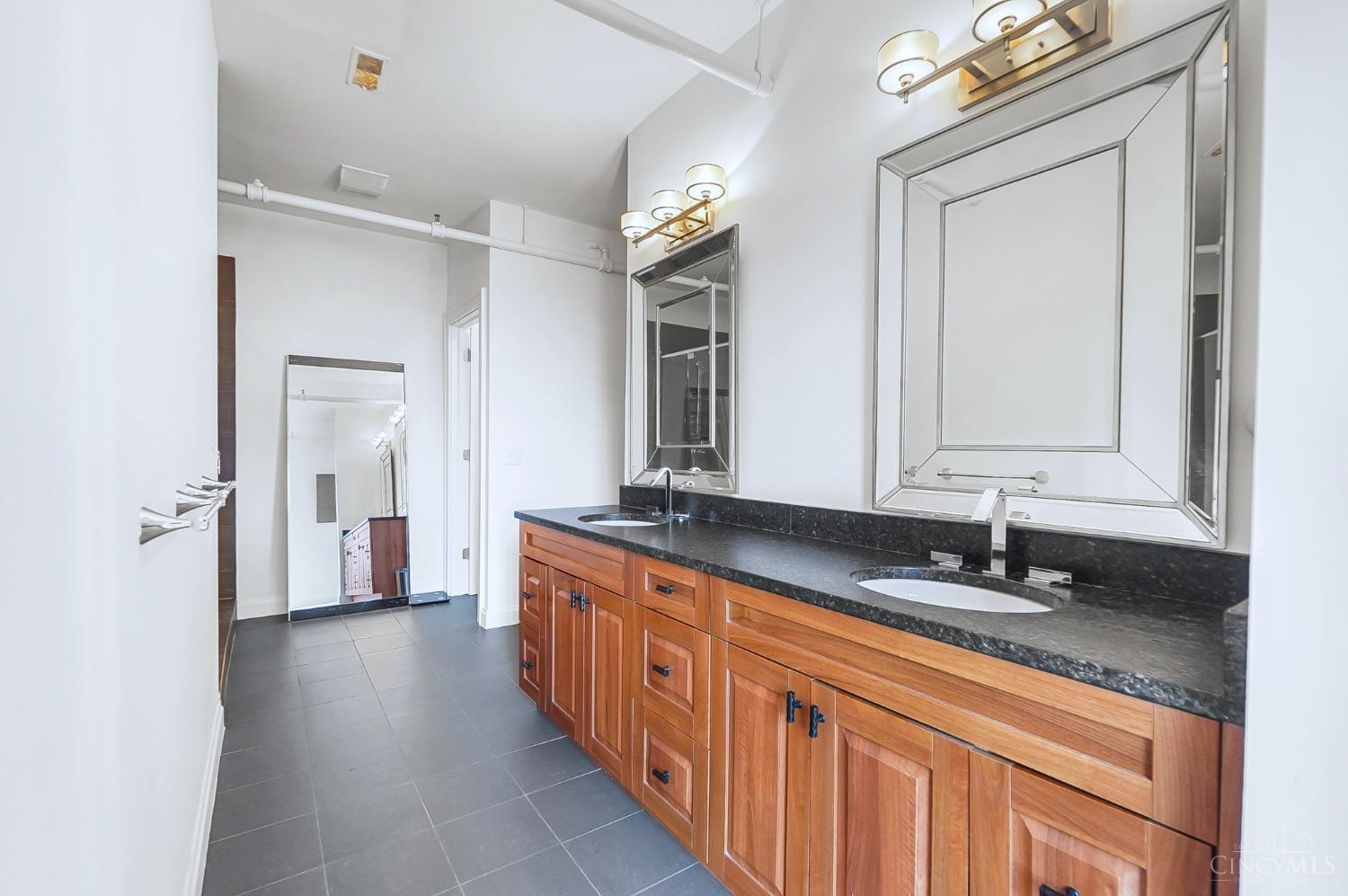 417 Vine Street 602