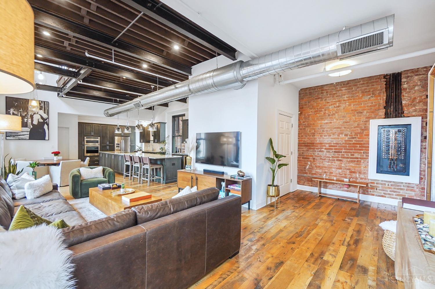 417 Vine Street 602