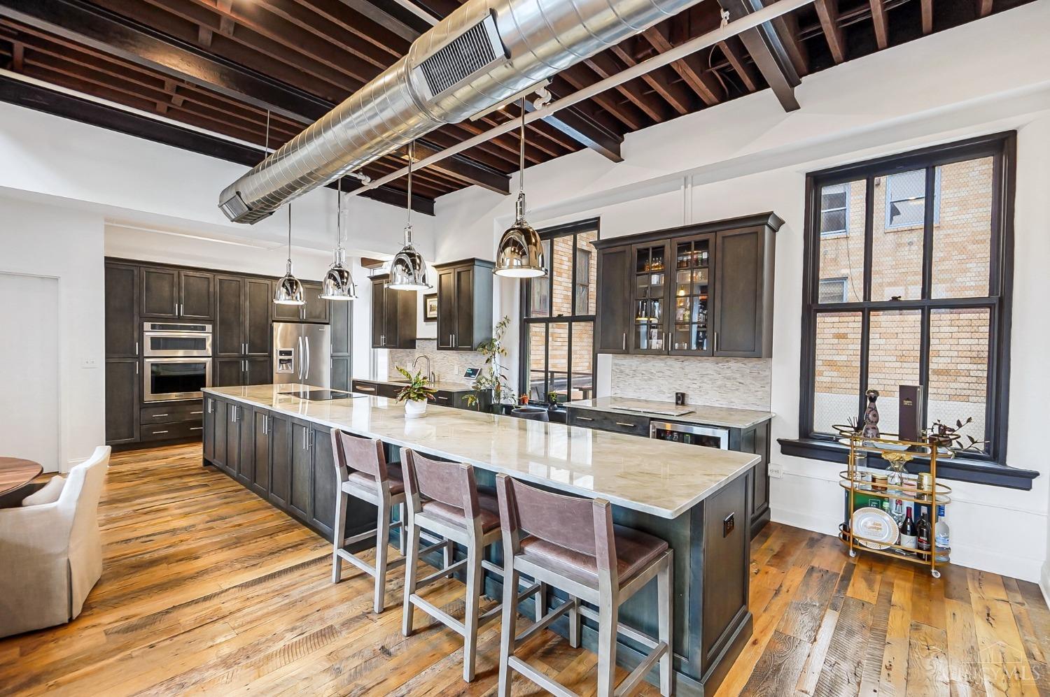 417 Vine Street 602