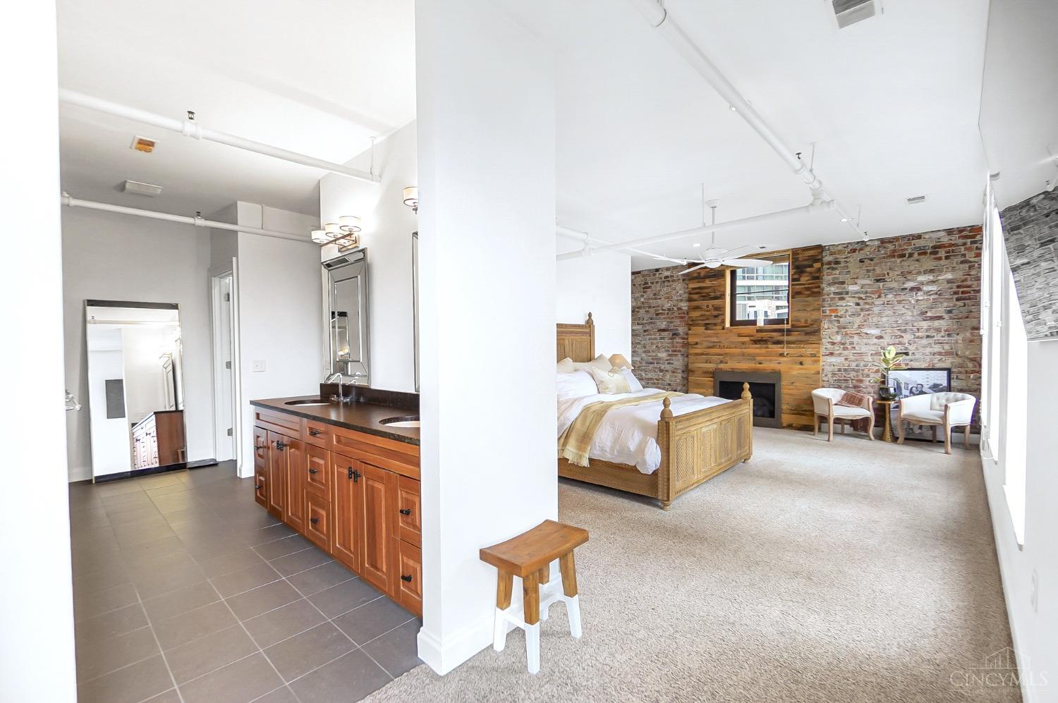 417 Vine Street 602