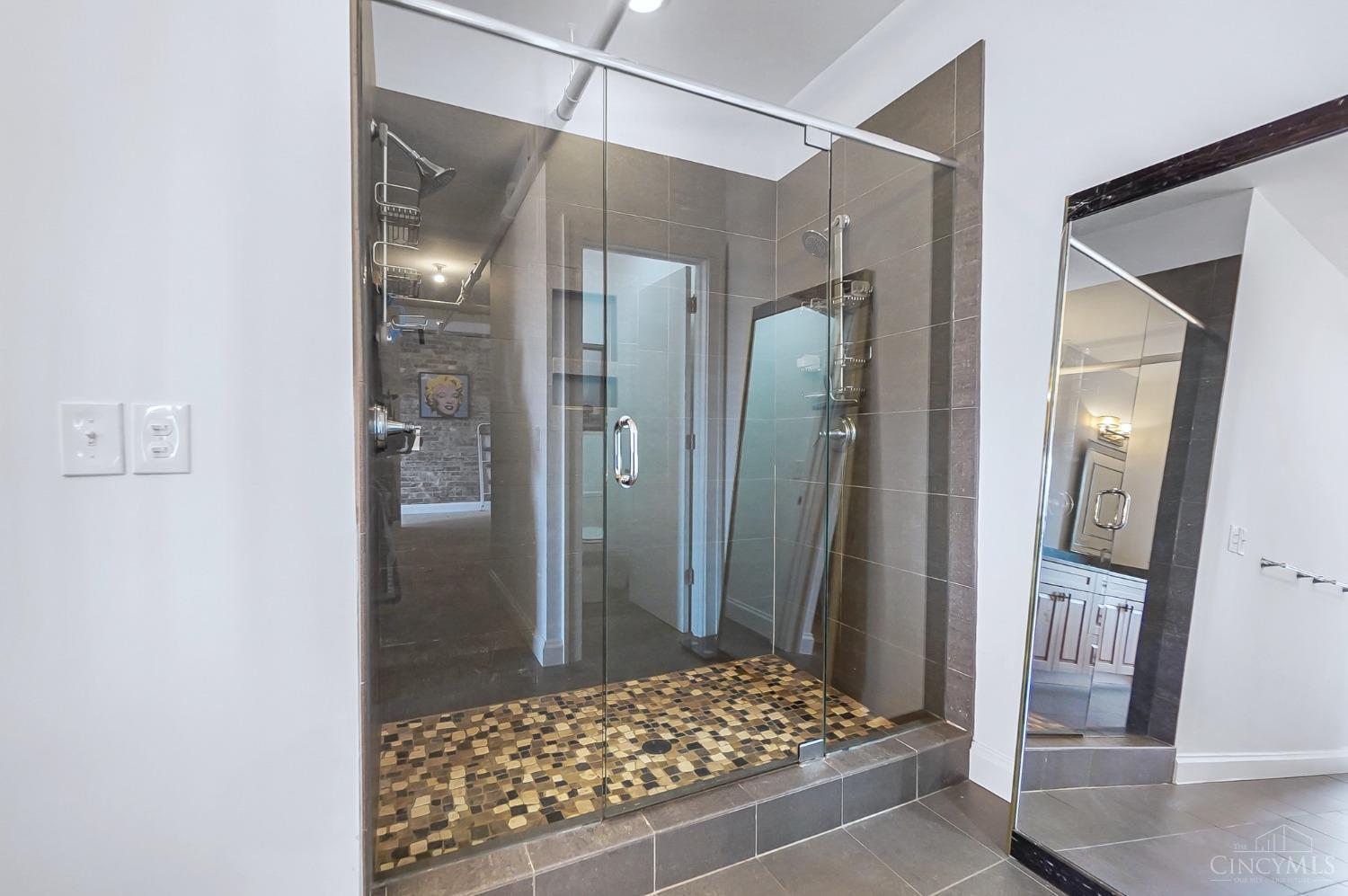 417 Vine Street 602