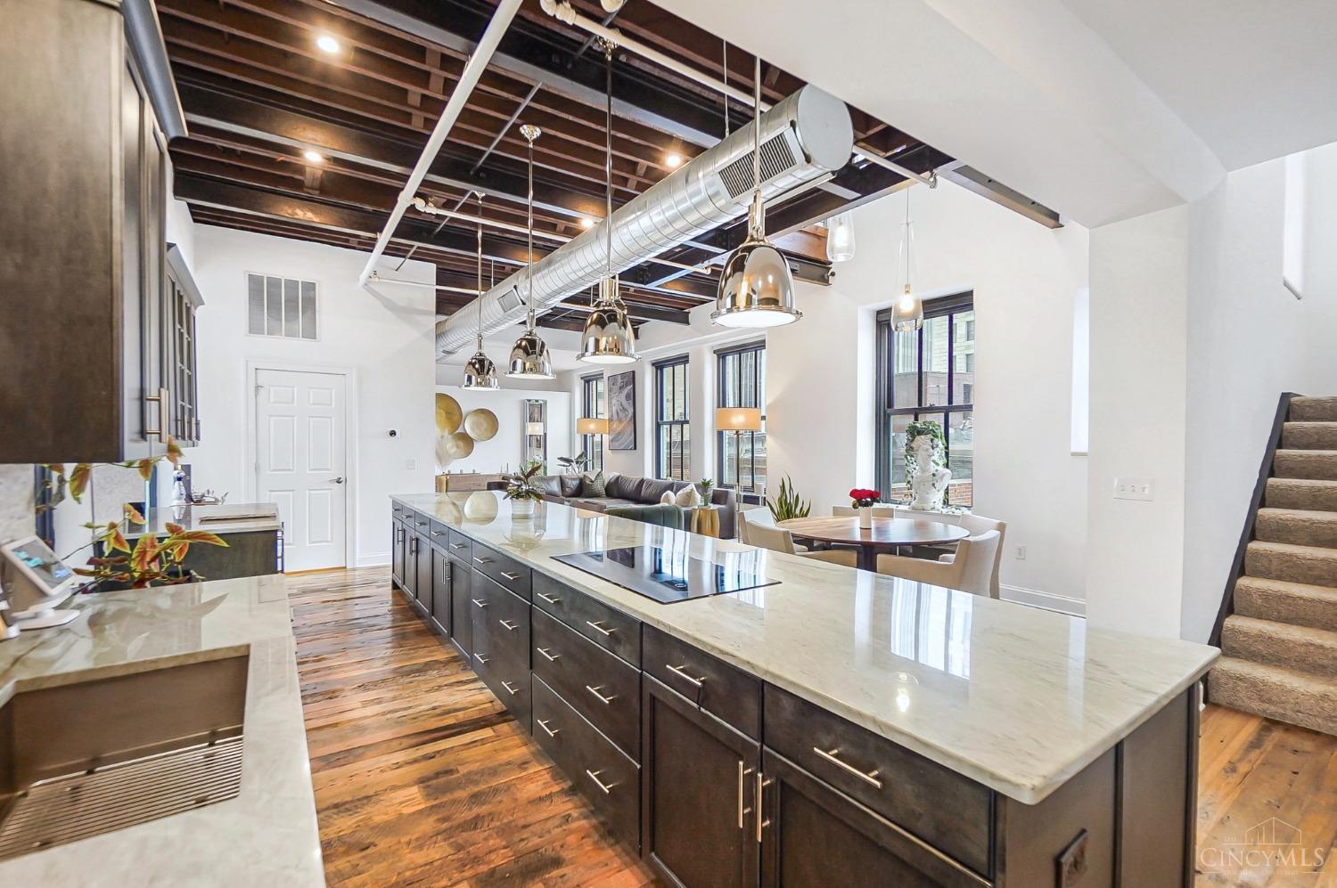 417 Vine Street 602