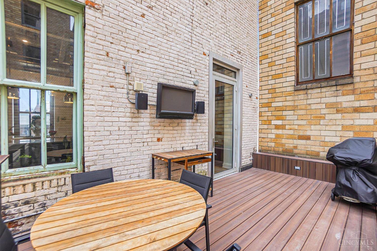 417 Vine Street 602