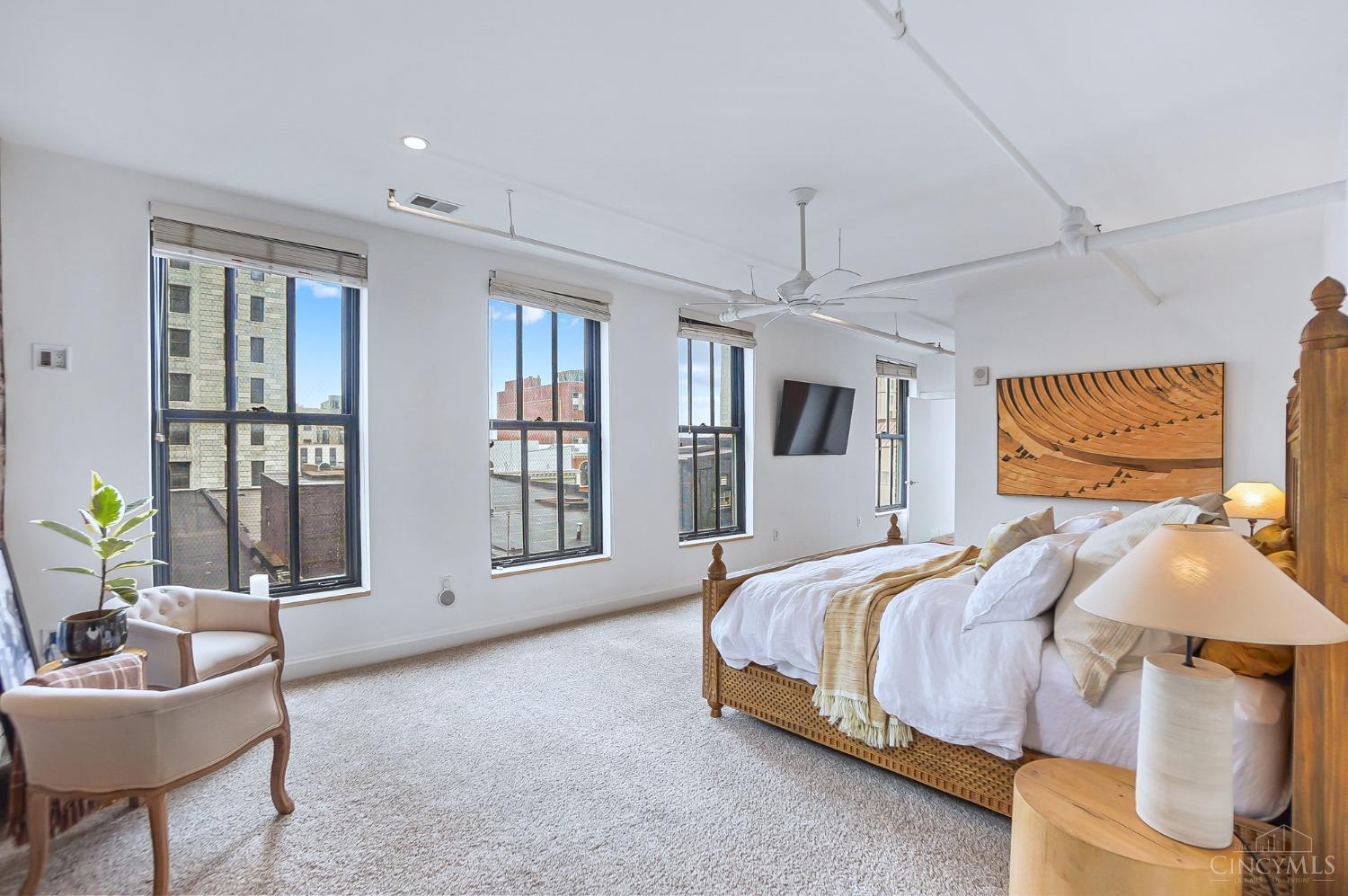 417 Vine Street 602