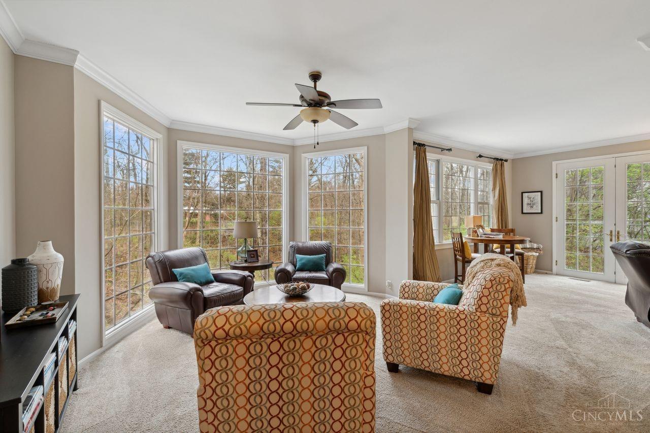 1335 W Eastman Lane
