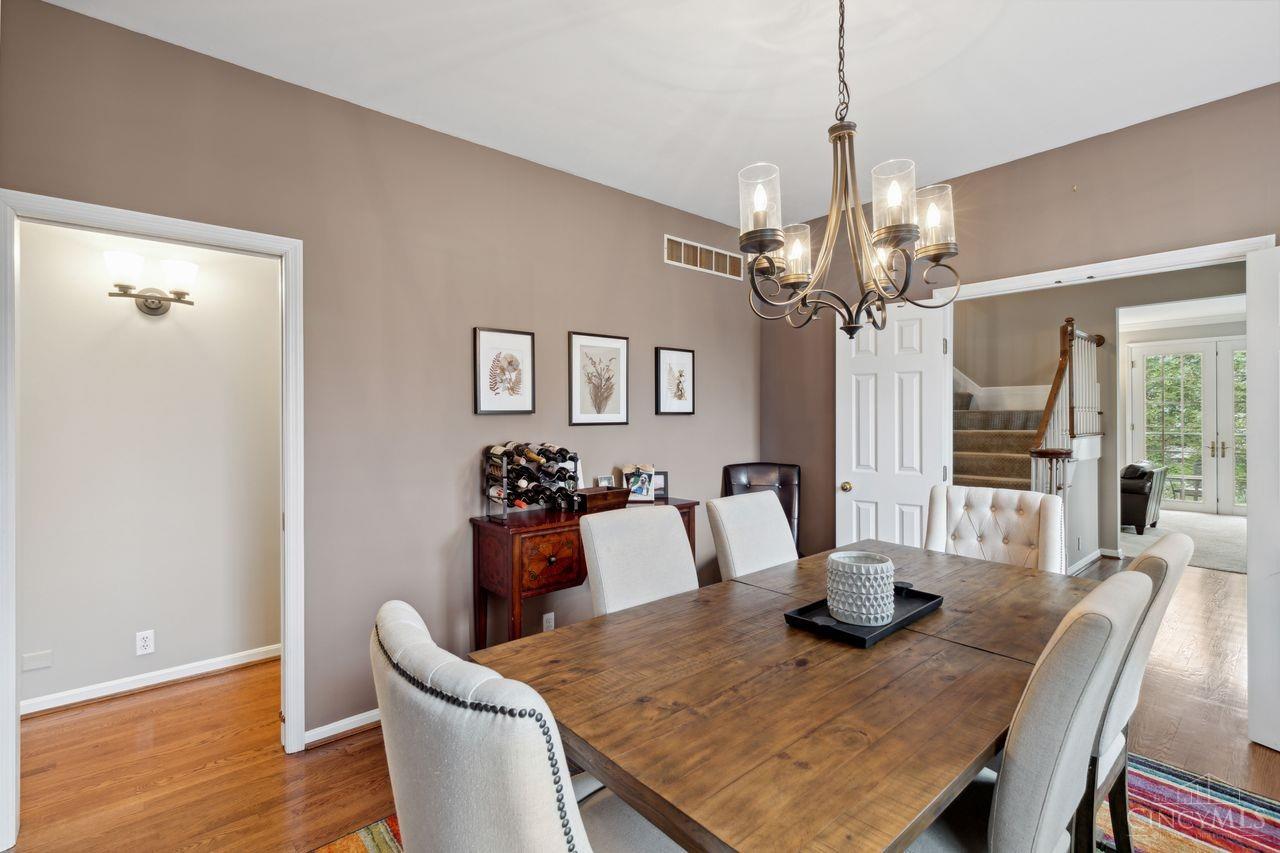1335 W Eastman Lane