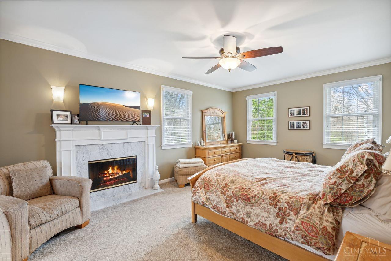 1335 W Eastman Lane