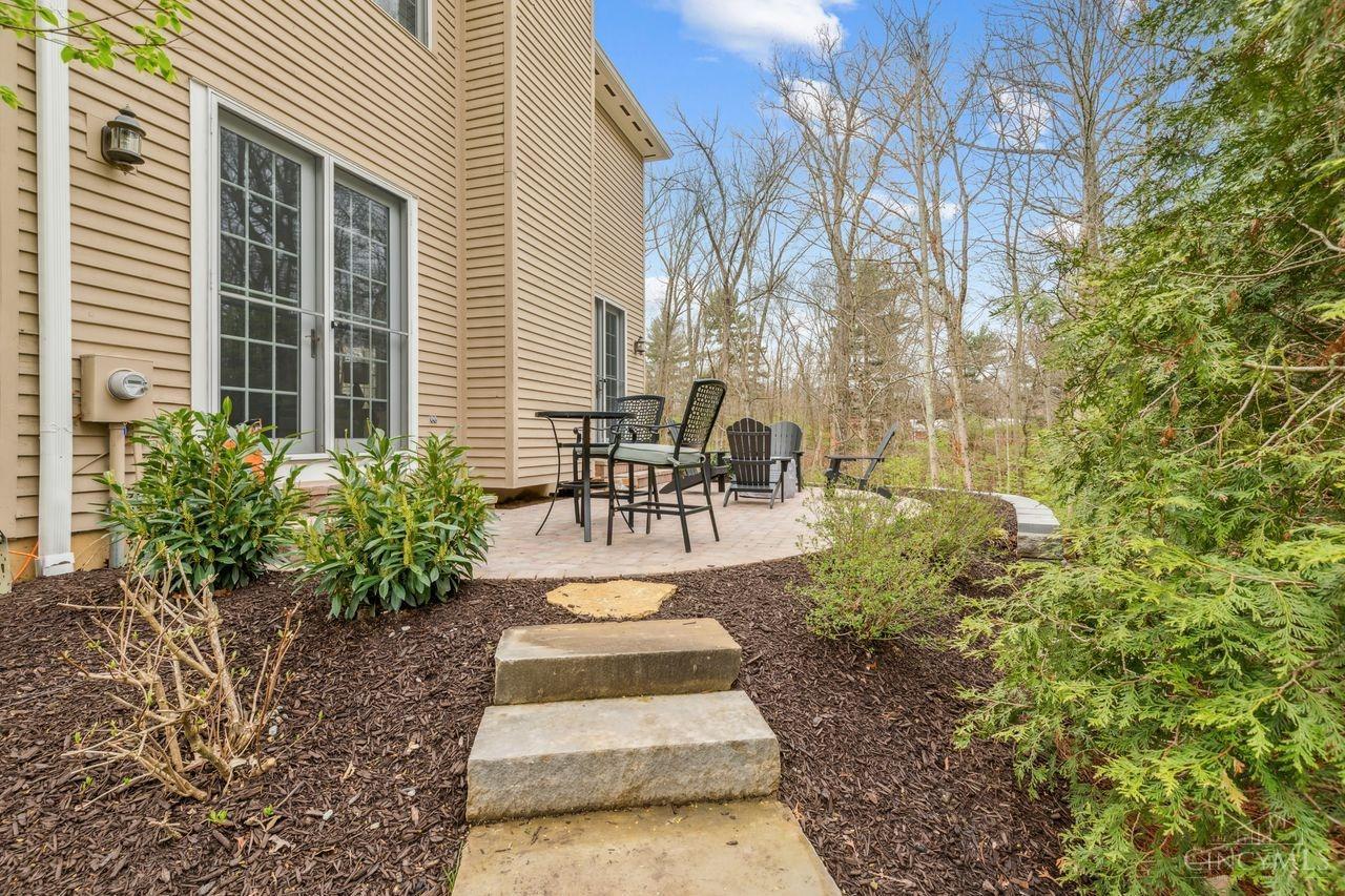 1335 W Eastman Lane