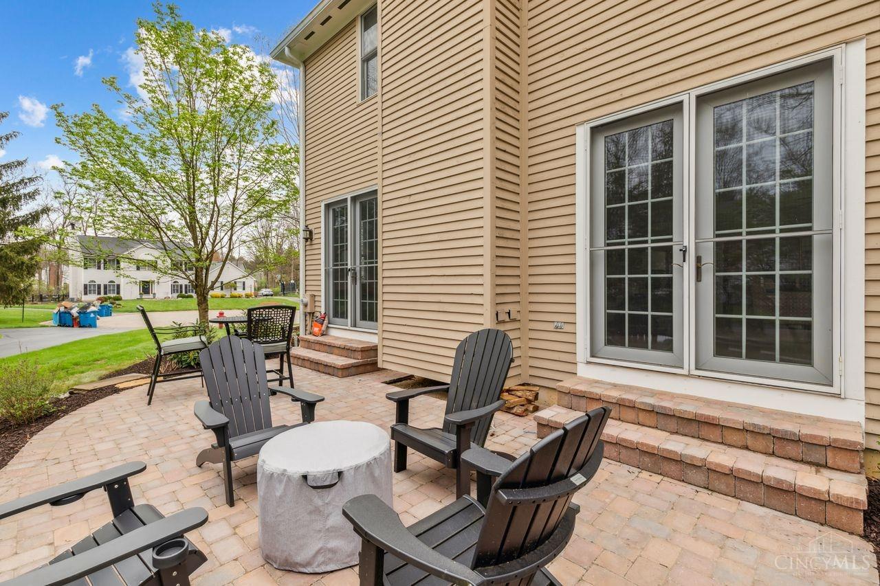 1335 W Eastman Lane