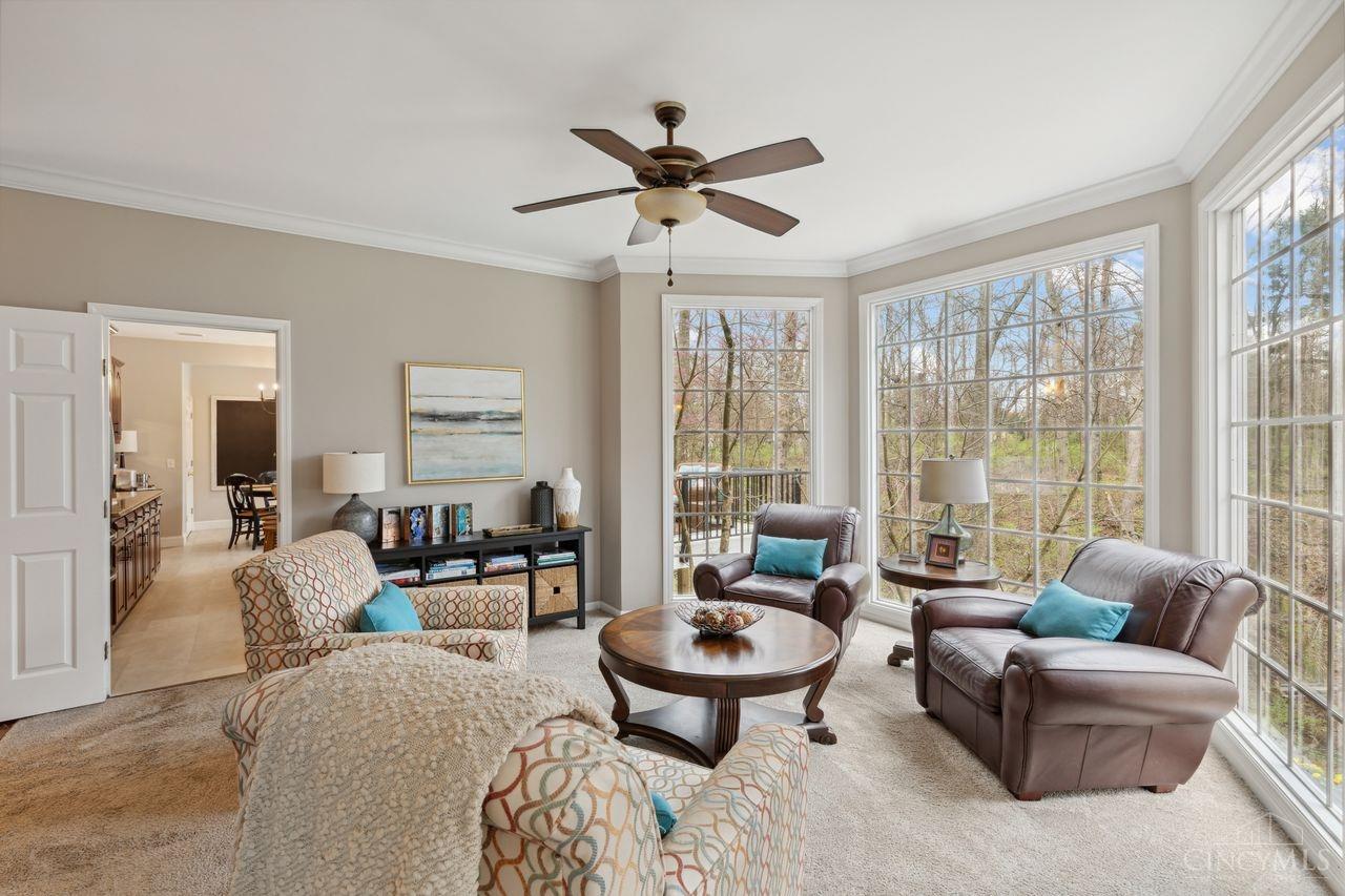 1335 W Eastman Lane