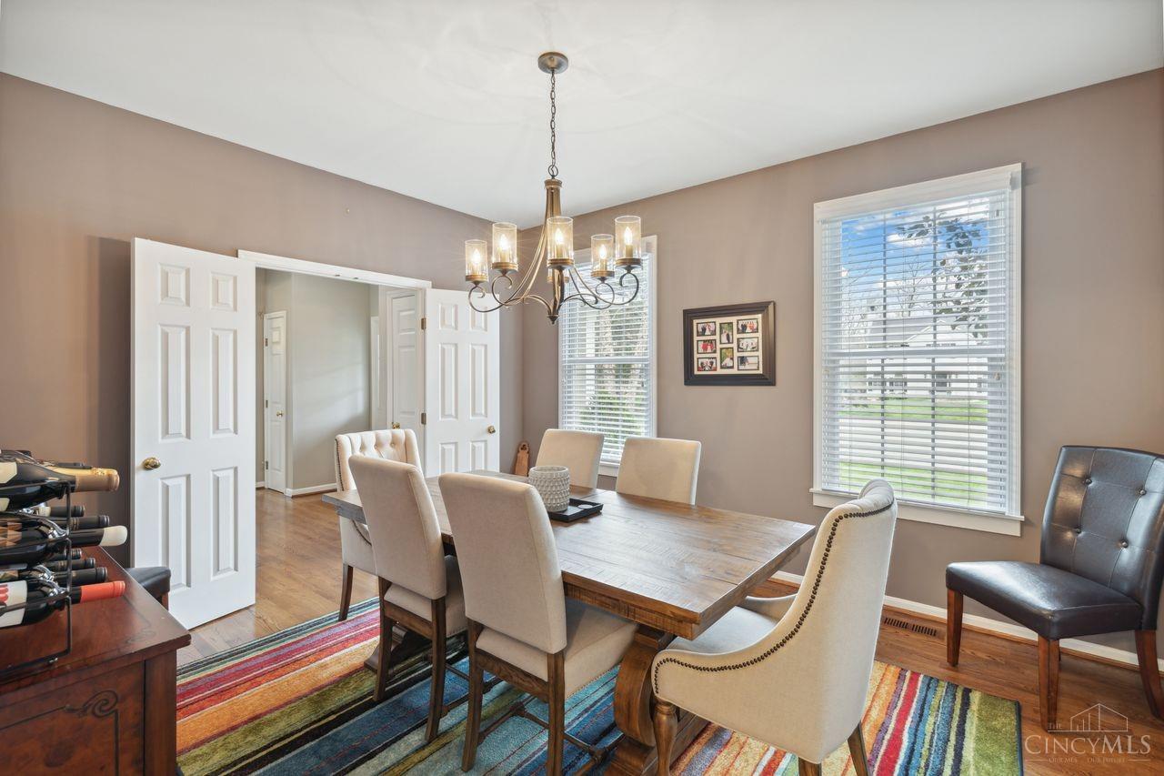 1335 W Eastman Lane