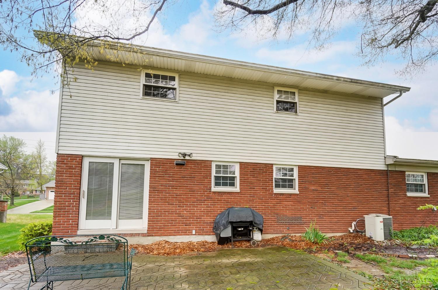 6200 Kingoak Drive