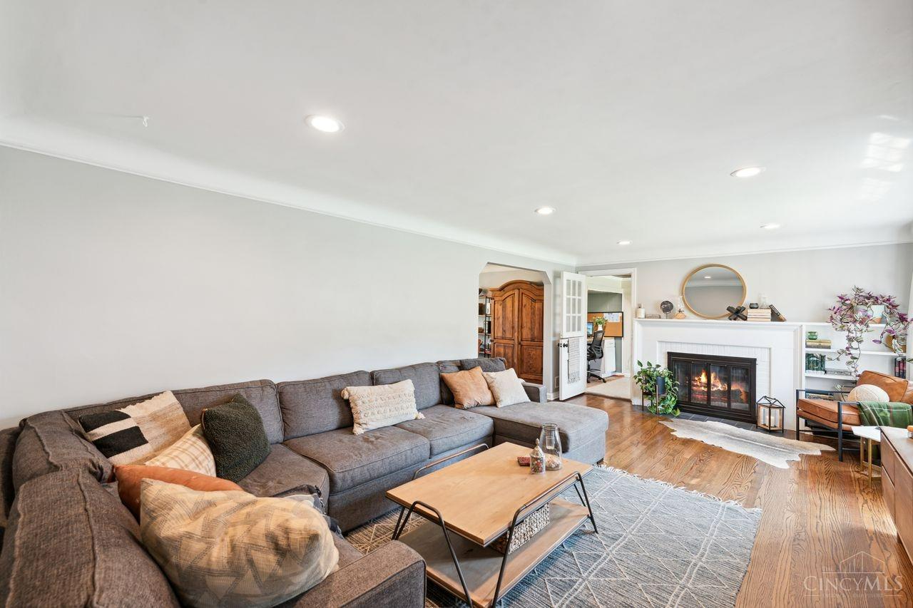 3818 Congreve Avenue