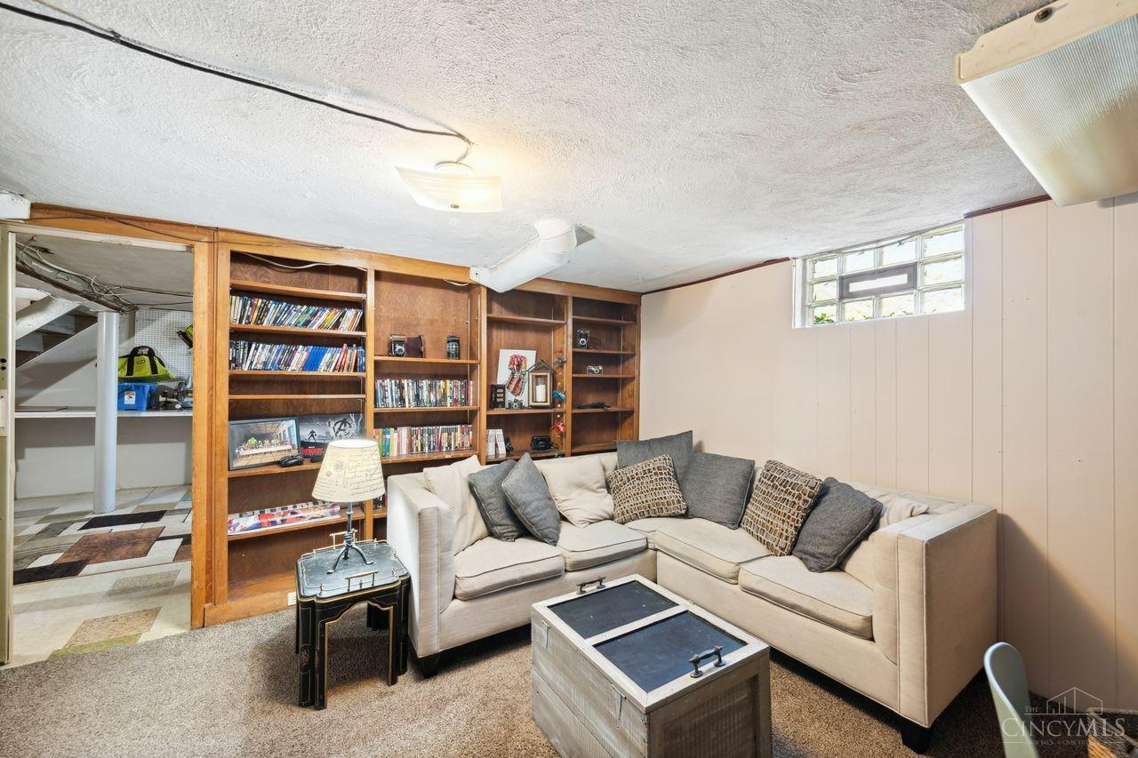 3818 Congreve Avenue