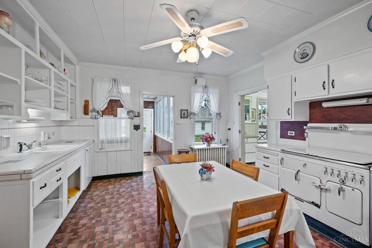 890 Wards Corner Road