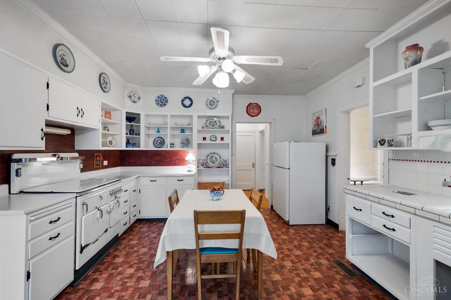 890 Wards Corner Road