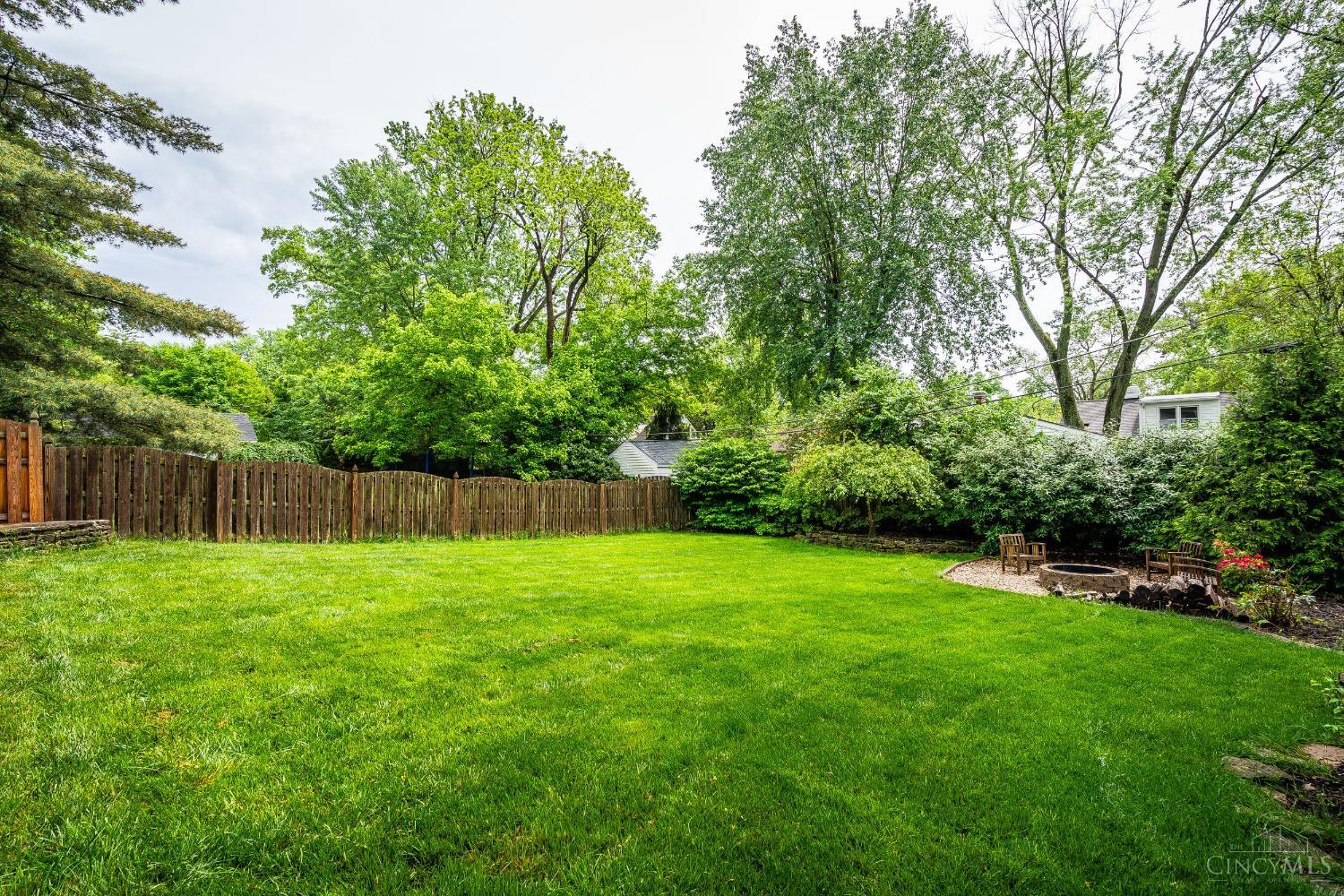 6975 Bramble Hill Drive