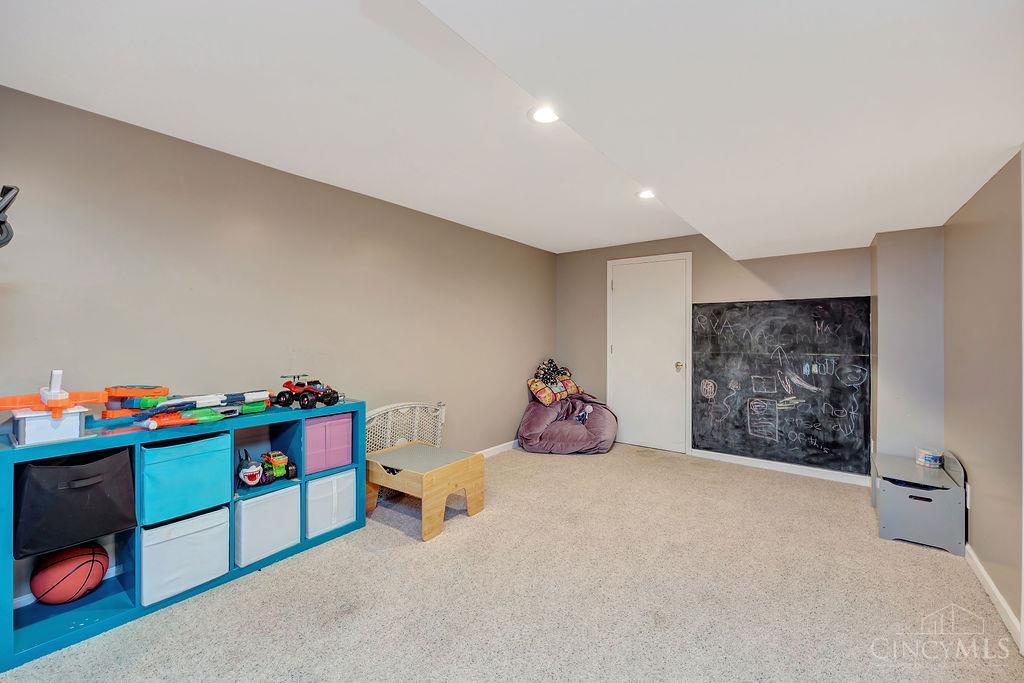 7716 Bridgewater Lane