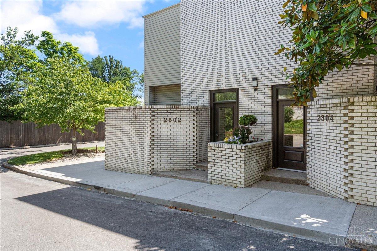 2302 Dana Avenue 2302
