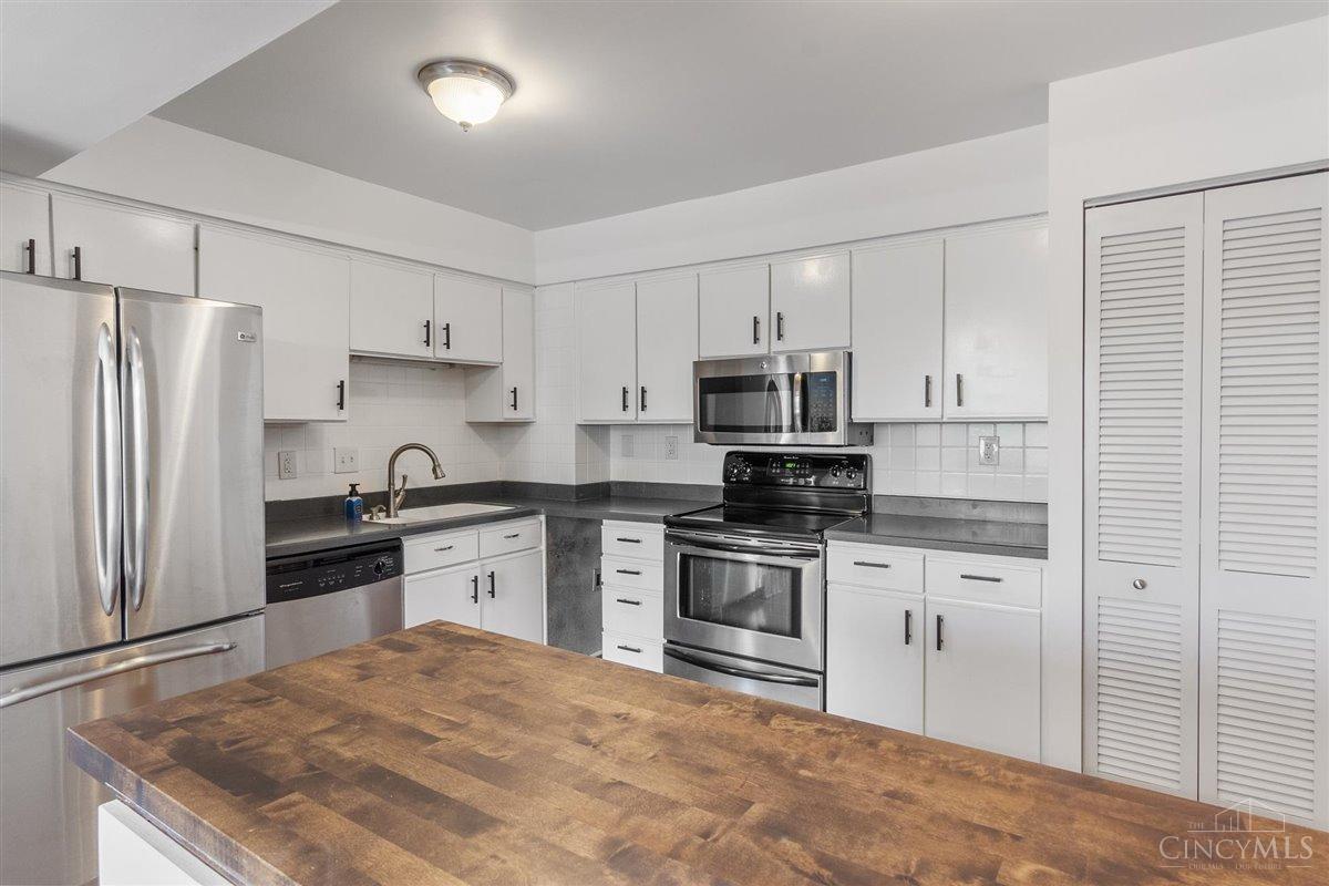 2302 Dana Avenue 2302