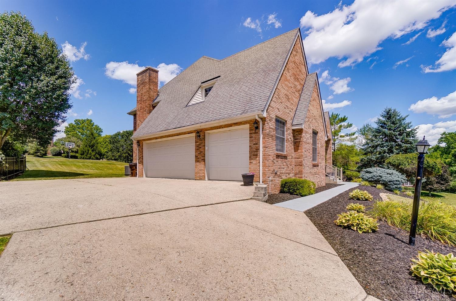 5193 Wesselman Woods Drive