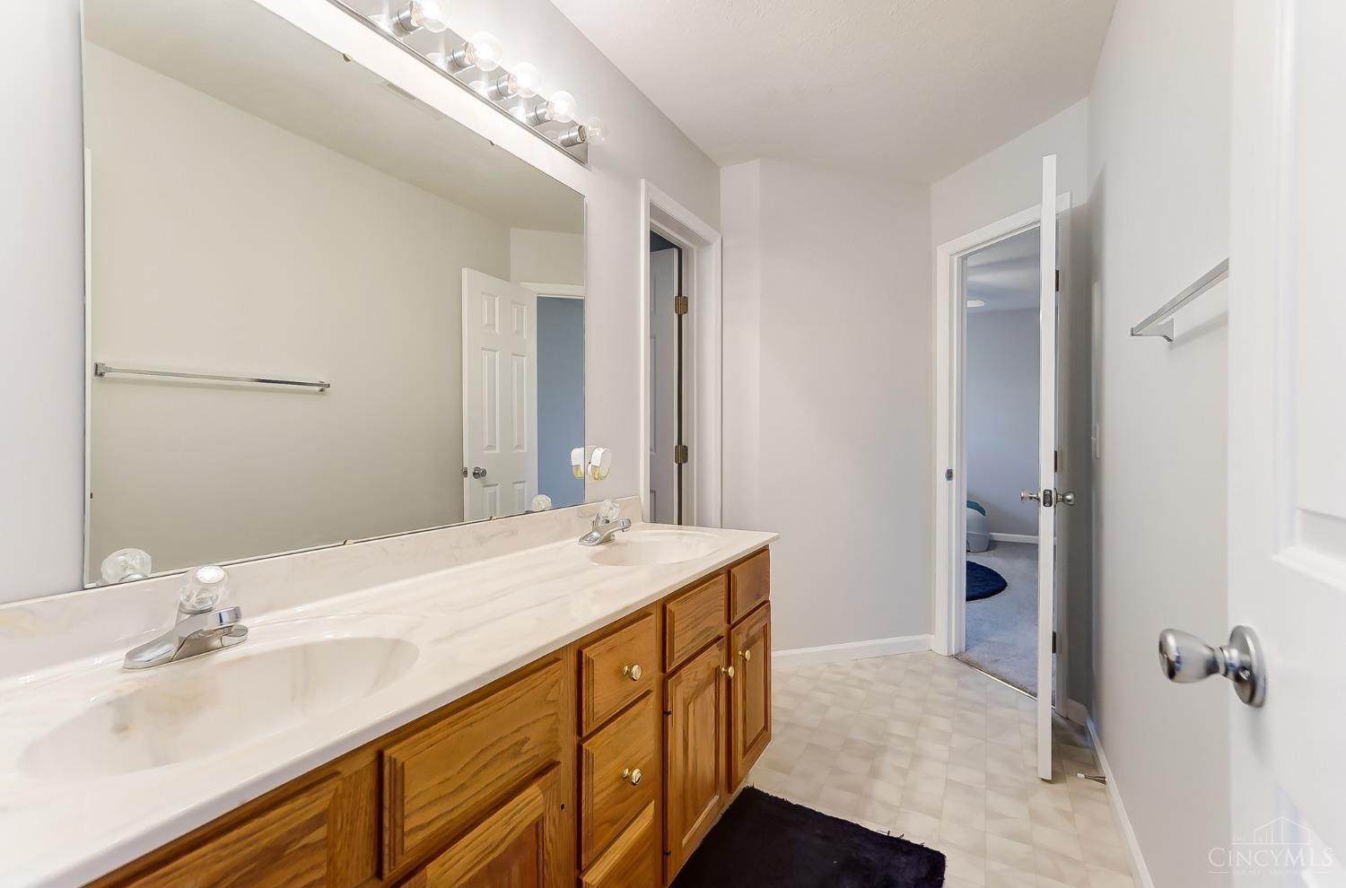 5193 Wesselman Woods Drive