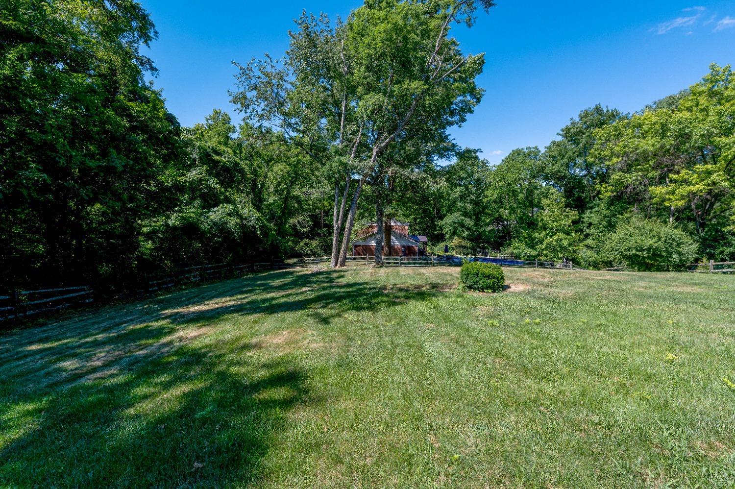 825 Woodscene Court