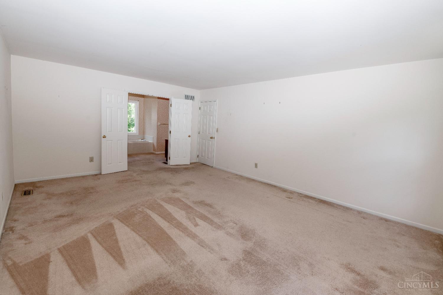 825 Woodscene Court
