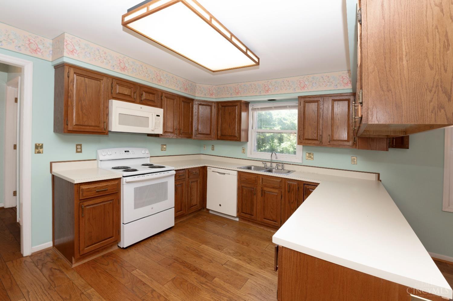 825 Woodscene Court