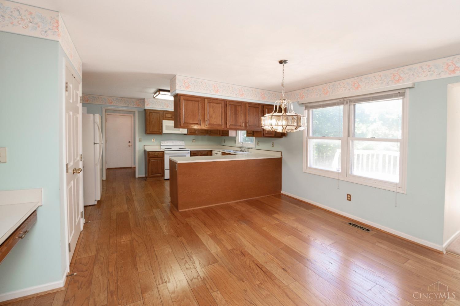825 Woodscene Court