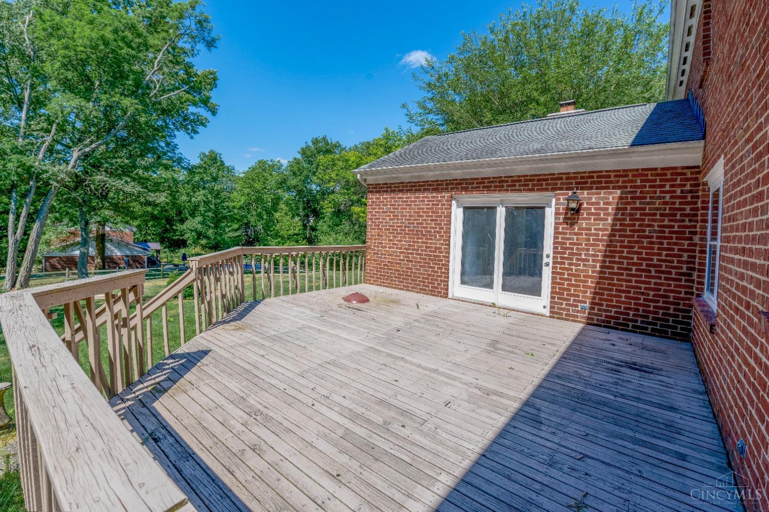 825 Woodscene Court