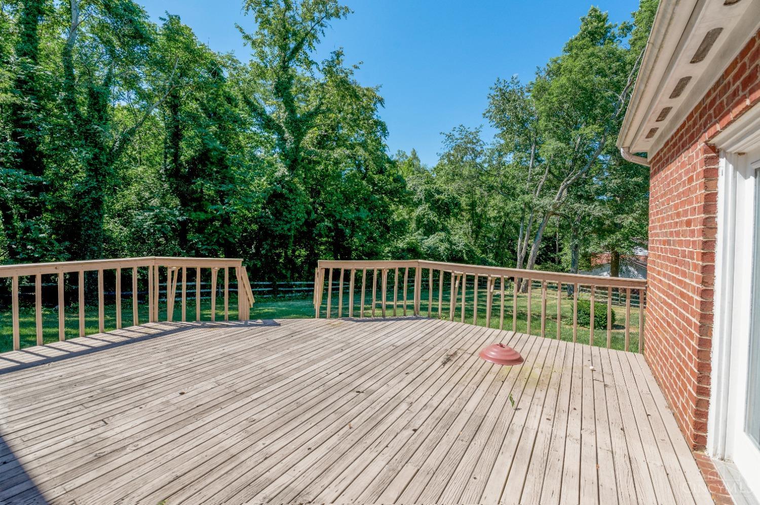 825 Woodscene Court