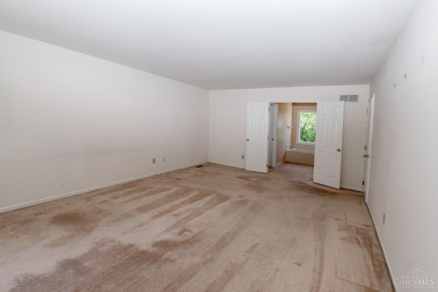 825 Woodscene Court