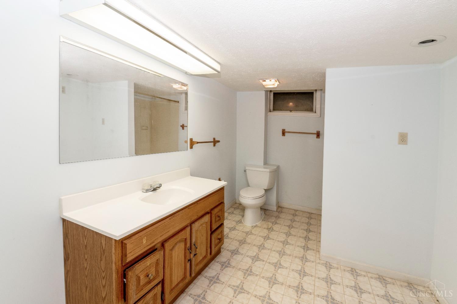 825 Woodscene Court