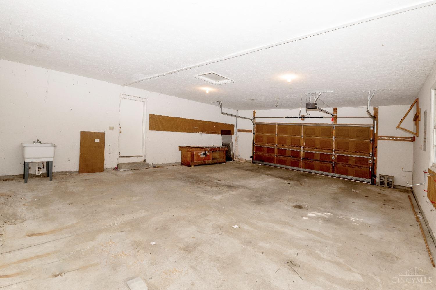 825 Woodscene Court