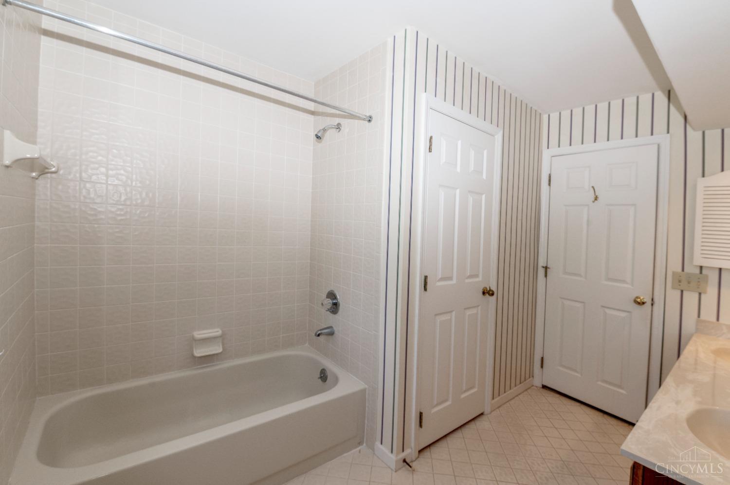 825 Woodscene Court