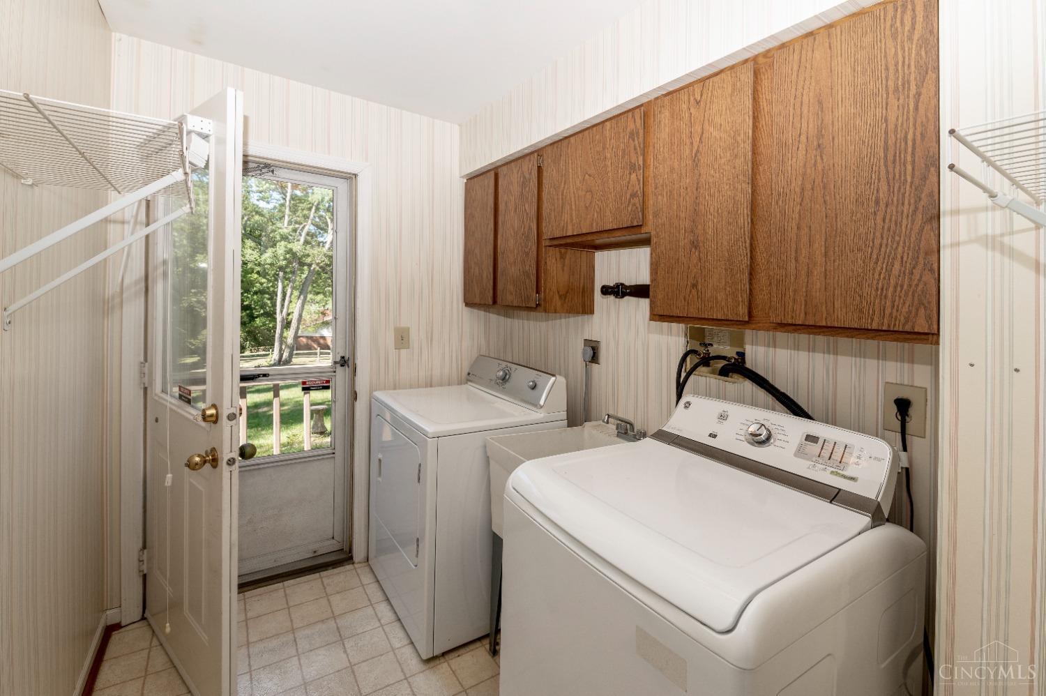825 Woodscene Court