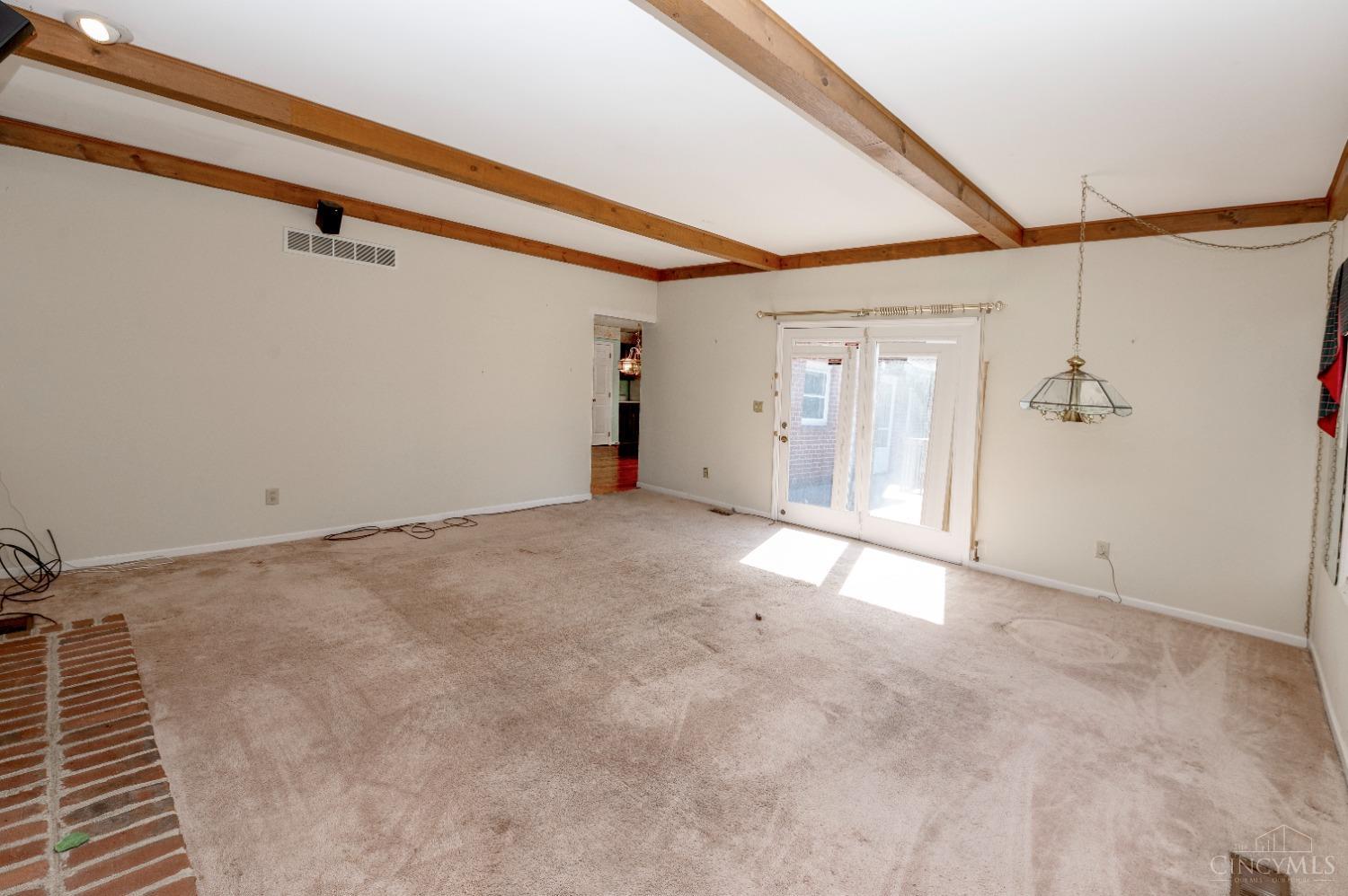 825 Woodscene Court