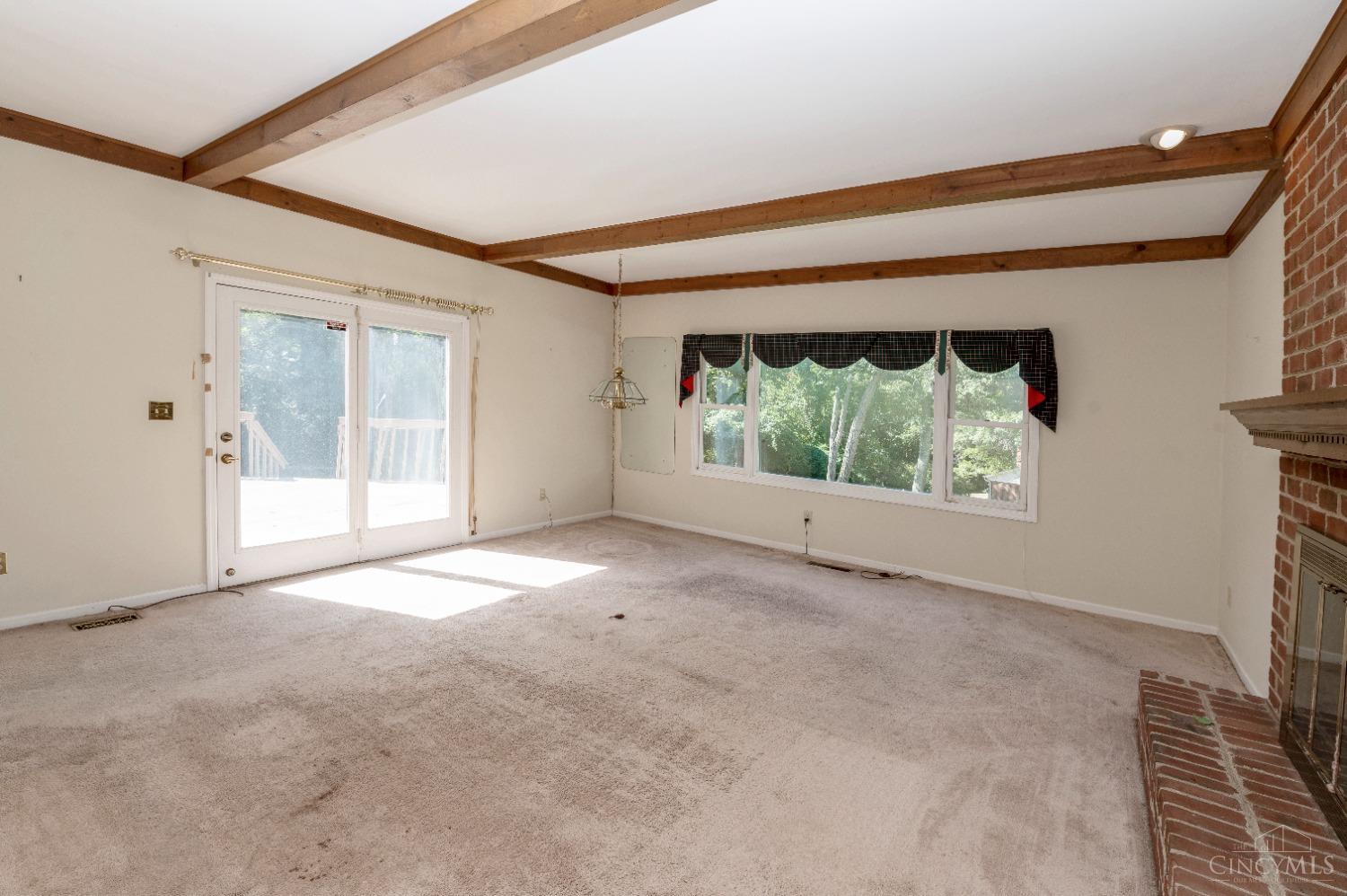 825 Woodscene Court