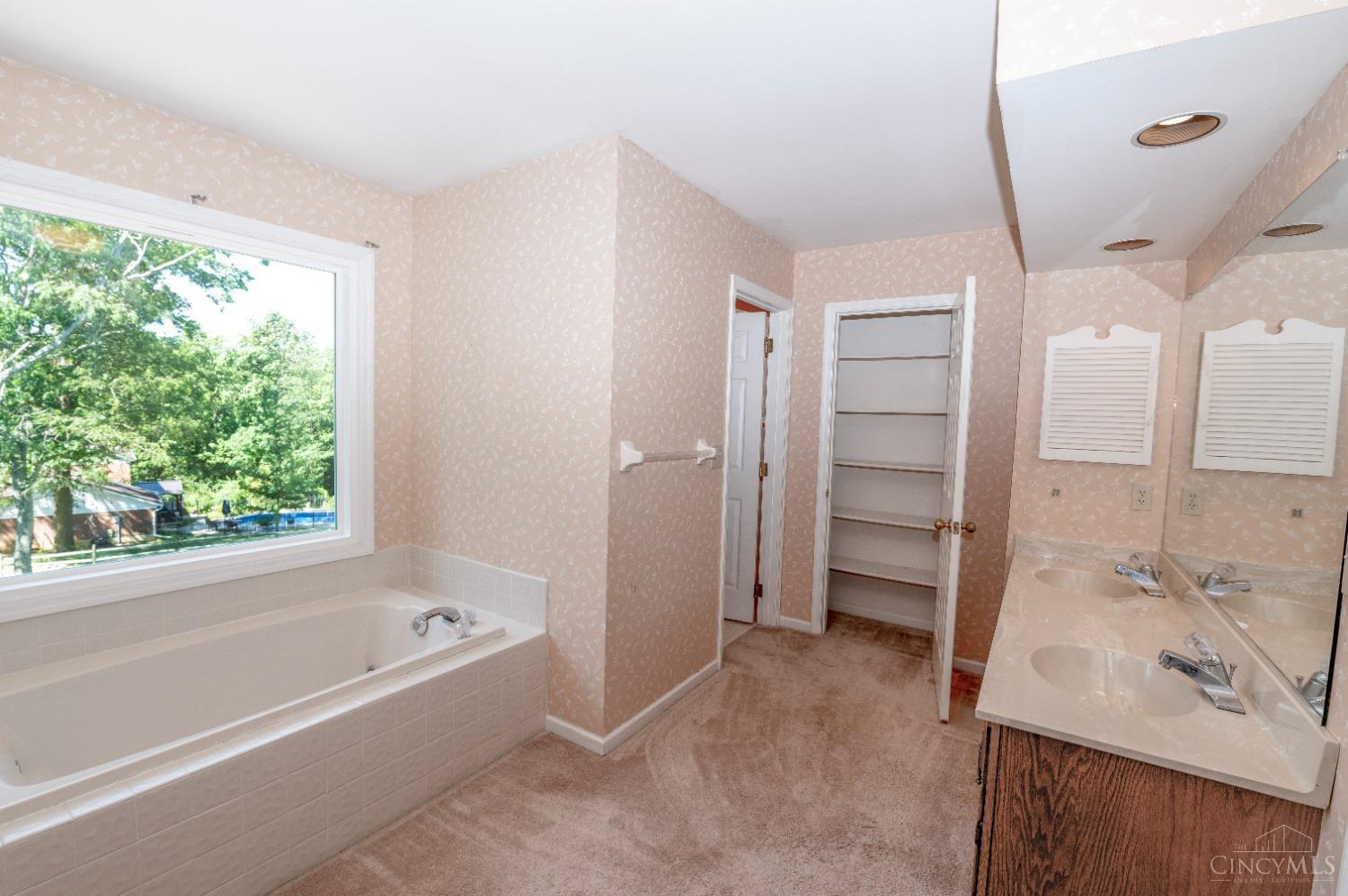 825 Woodscene Court