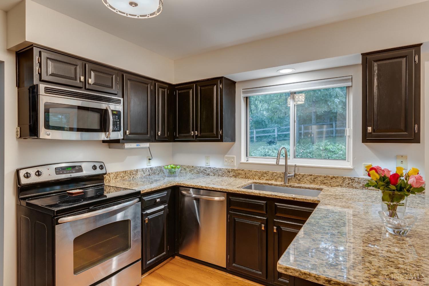 9776 Caseys Crossing